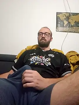 Snapshot of Loopertz chatting on 29, 9, 2025 Loopertz online show from 29, 9, 2025