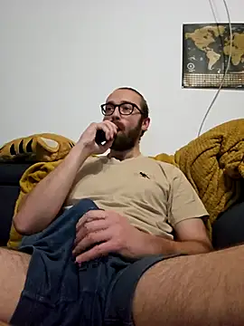 Snapshot of Loopertz chatting on 24, 10, 2025 Loopertz online show from 24, 10, 2025