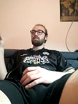 Snapshot of Loopertz chatting on 2, 12, 2025 Loopertz online show from 2, 12, 2025