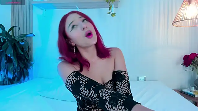 Snapshot of Cristalfoxy_ chatting on 12, 11, 2025 Cristalfoxy online show from 12, 11, 2025