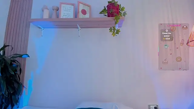 Snapshot of Cristalfoxy_ chatting on 24, 11, 2025 Cristalfoxy online show from 24, 11, 2025