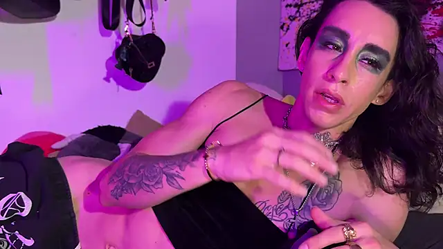 Snapshot of xoFrankie chatting on 25, 9, 2025 xoFrankie online show from 25, 9, 2025