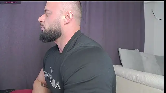 Snapshot of RickyMiami1 chatting on 4, 10, 2025 RickyMiami1 online show from 4, 10, 2025