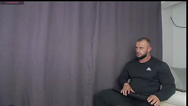 Snapshot of RickyMiami1 chatting on 12, 10, 2025 RickyMiami1 online show from 12, 10, 2025