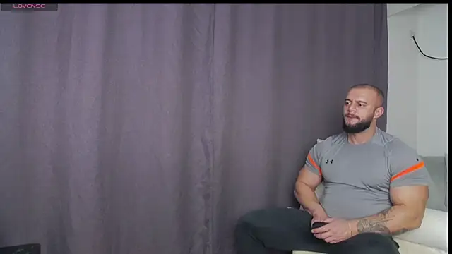 Snapshot of RickyMiami1 chatting on 16, 11, 2025 RickyMiami1 online show from 16, 11, 2025