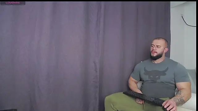 Snapshot of RickyMiami1 chatting on 1, 12, 2025 RickyMiami1 online show from 1, 12, 2025