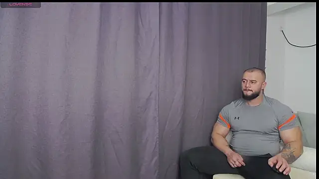 Snapshot of RickyMiami1 chatting on 20, 12, 2025 RickyMiami1 online show from 20, 12, 2025