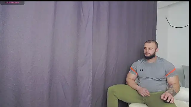 Snapshot of RickyMiami1 chatting on 5, 1, 2026 RickyMiami1 online show from 5, 1, 2026