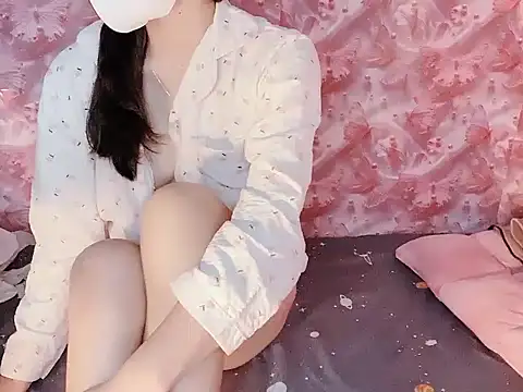 Snapshot of Miumiu028 chatting on 4, 11, 2025 Miumiu028 online show from 4, 11, 2025