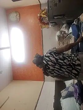 Snapshot of meenu_bhabhi547 chatting on 9, 9, 2025 meenu bhabhi547 online show from 9, 9, 2025