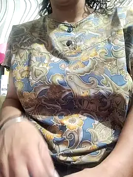 Snapshot of meenu_bhabhi547 chatting on 10, 9, 2025 meenu bhabhi547 online show from 10, 9, 2025