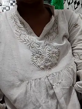 Snapshot of meenu_bhabhi547 chatting on 20, 9, 2025 meenu bhabhi547 online show from 20, 9, 2025