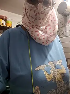 Snapshot of meenu_bhabhi547 chatting on 25, 9, 2025 meenu bhabhi547 online show from 25, 9, 2025