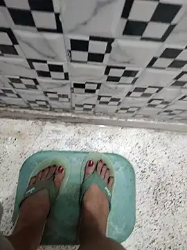 Snapshot of meenu_bhabhi547 chatting on 21, 10, 2025 meenu bhabhi547 online show from 21, 10, 2025