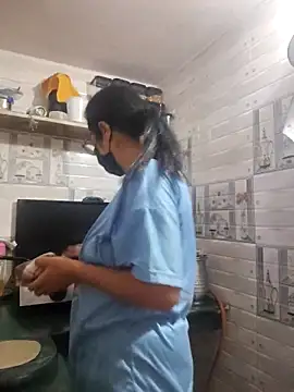 Snapshot of meenu_bhabhi547 chatting on 12, 11, 2025 meenu bhabhi547 online show from 12, 11, 2025