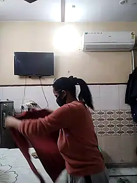 Snapshot of meenu_bhabhi547 chatting on 5, 12, 2025 meenu bhabhi547 online show from 5, 12, 2025