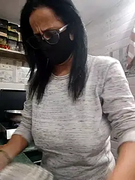 Snapshot of meenu_bhabhi547 chatting on 16, 12, 2025 meenu bhabhi547 online show from 16, 12, 2025