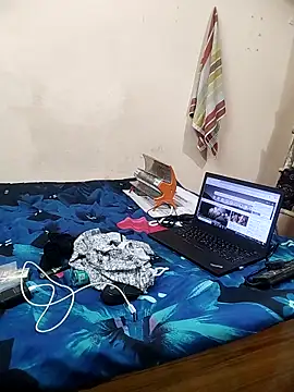 Snapshot of meenu_bhabhi547 chatting on 17, 12, 2025 meenu bhabhi547 online show from 17, 12, 2025