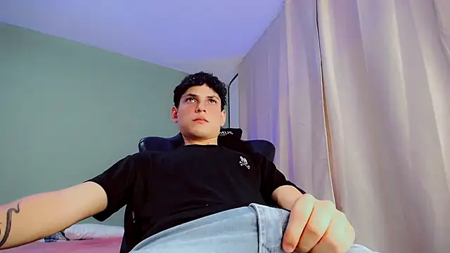 dilan hott  online show from 10, 9, 2025