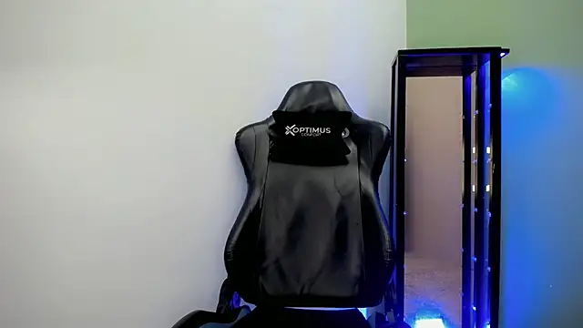 dilan hott  online show from 1, 12, 2025