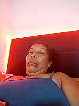 Naomi-Mature online show from 4, 2, 2026