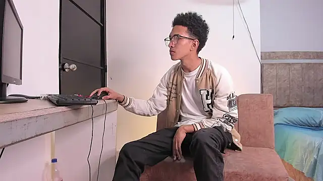 Snapshot of Cj_davis_ chatting on 8, 10, 2025 Cj davis online show from 8, 10, 2025