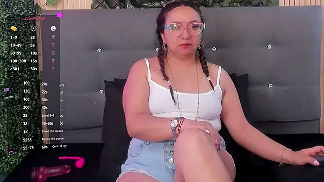leyla smithh online show from 9, 9, 2025