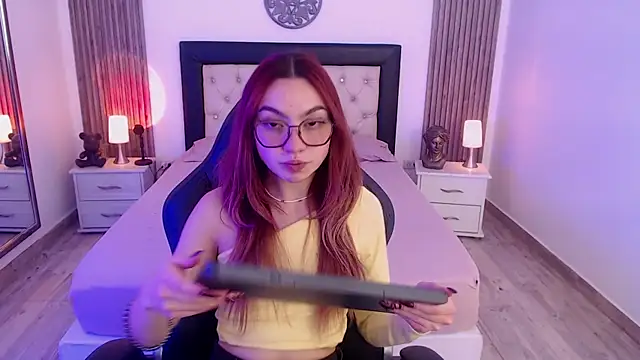 Snapshot of Red_kytty6 chatting on 27, 10, 2025 Red kytty6 online show from 27, 10, 2025