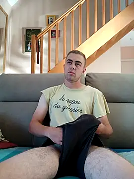 Snapshot of Aymeric35000 chatting on 11, 9, 2025 Aymeric35000 online show from 11, 9, 2025