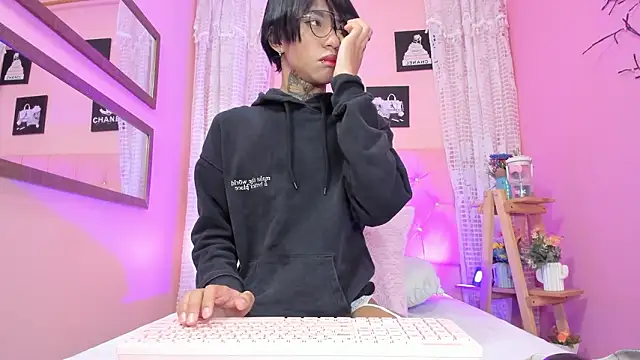 Snapshot of Liam_evvan chatting on 4, 2, 2026 Liam evvan online show from 4, 2, 2026