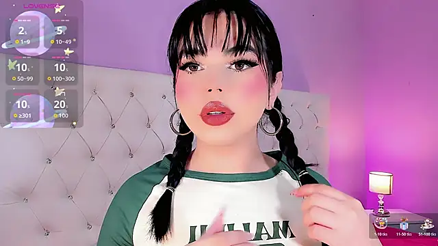 Snapshot of DaniielaV chatting on 20, 10, 2025 DaniielaV online show from 20, 10, 2025