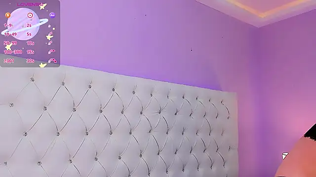 Snapshot of DaniielaV chatting on 24, 11, 2025 DaniielaV online show from 24, 11, 2025