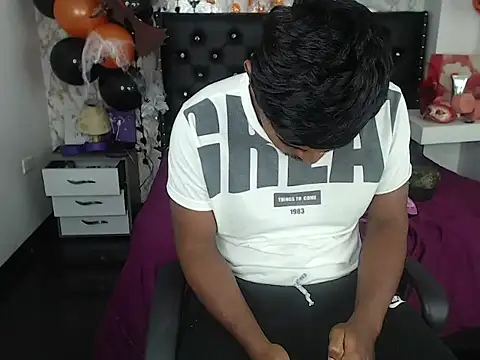 Snapshot of Adam_Morgan2 chatting on 21, 10, 2025 Adam Morgan2 online show from 21, 10, 2025