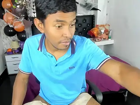 Snapshot of Adam_Morgan2 chatting on 28, 10, 2025 Adam Morgan2 online show from 28, 10, 2025