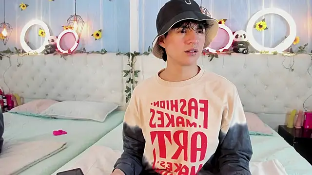 AleAurarashi online show from 19, 11, 2025