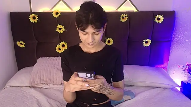 AleAurarashi online show from 13, 4, 2026