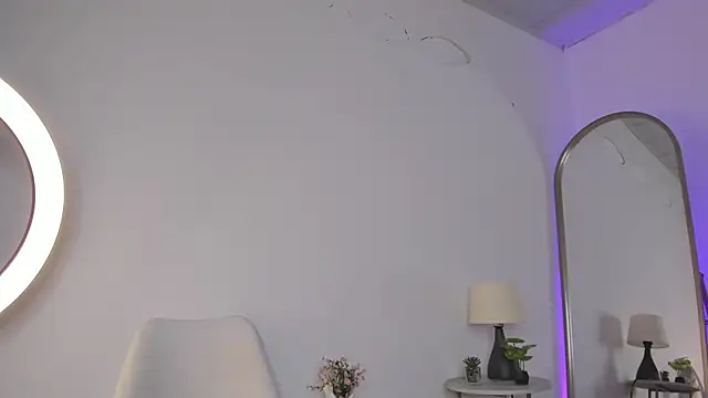 Snapshot of elzafuentes1 chatting on 17, 12, 2025 elzafuentes1 online show from 17, 12, 2025