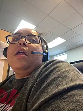 Snapshot of wishuhope4 chatting on 17, 4, 2026 wishuhope4 online show from 17, 4, 2026