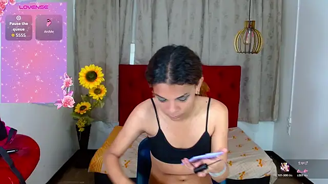 Snapshot of luisa__torres chatting on 11, 11, 2025 luisa torres online show from 11, 11, 2025