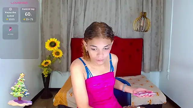 Snapshot of luisa__torres chatting on 2, 12, 2025 luisa torres online show from 2, 12, 2025