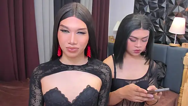 Snapshot of MaxCollins chatting on 14, 11, 2025 MaxCollins online show from 14, 11, 2025