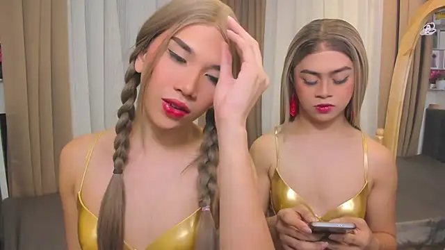 Snapshot of MaxCollins chatting on 26, 11, 2025 MaxCollins online show from 26, 11, 2025