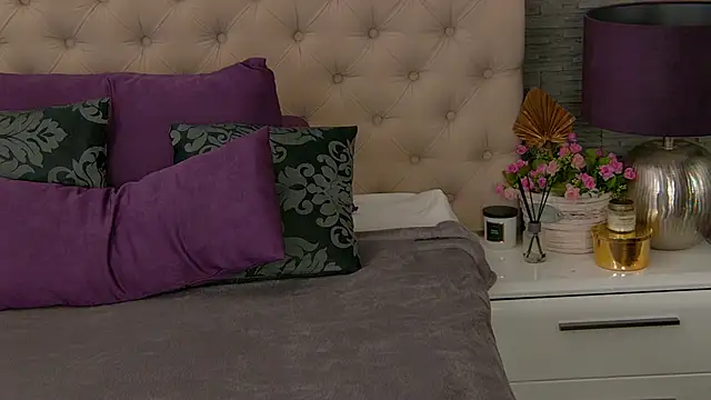 Snapshot of VannyFoxx chatting on 8, 11, 2025 VannyFoxx online show from 8, 11, 2025