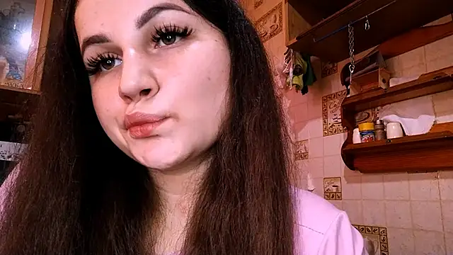 DierdreCousineau online show from 5, 11, 2025