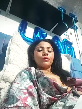 estrellahot01 online show from 19, 9, 2025