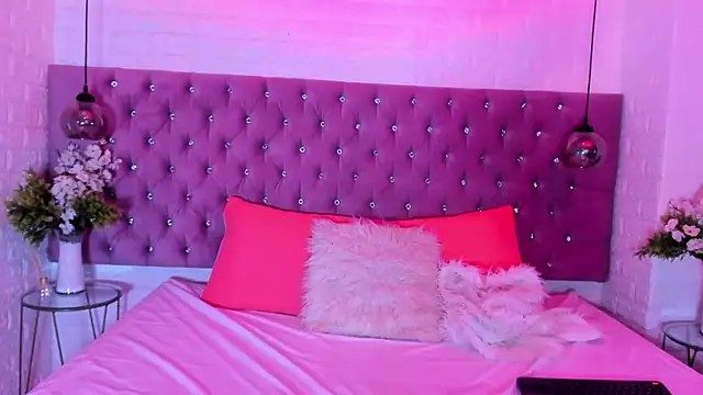 Snapshot of Scarlet_Monroee chatting on 4, 10, 2025 Scarlet Monroee online show from 4, 10, 2025