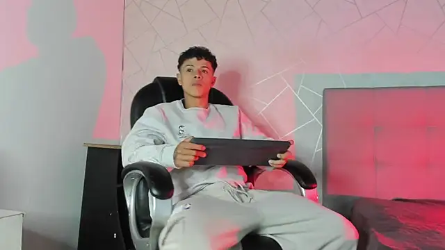 Alex Colton7 online show from 30, 11, 2025