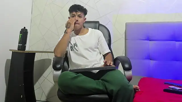 Alex Colton7 online show from 14, 12, 2025