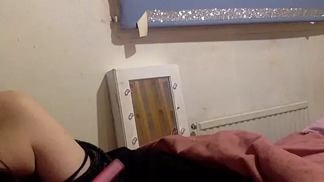 Bellababexox  online show from 9, 9, 2025