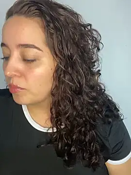 Snapshot of LoanaSantos chatting on 11, 11, 2025 LoanaSantos online show from 11, 11, 2025